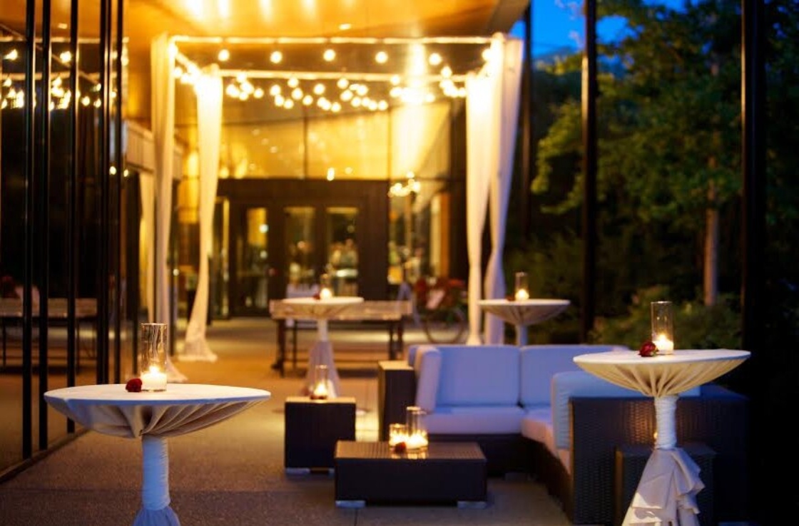 Visitor center outdoors set for a wedding